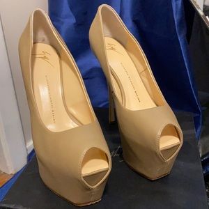Nude Giuseppe platform heels